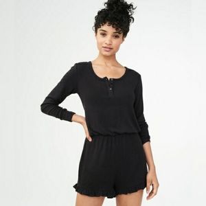 Black long sleeve PJ romper sz XXS
